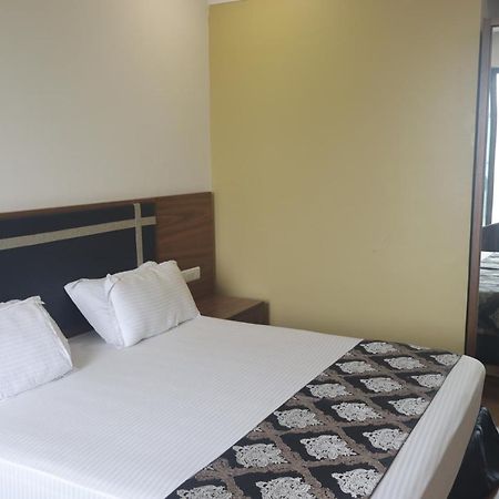 Heaven 7 Hotel & Resort Himatnagar エクステリア 写真
