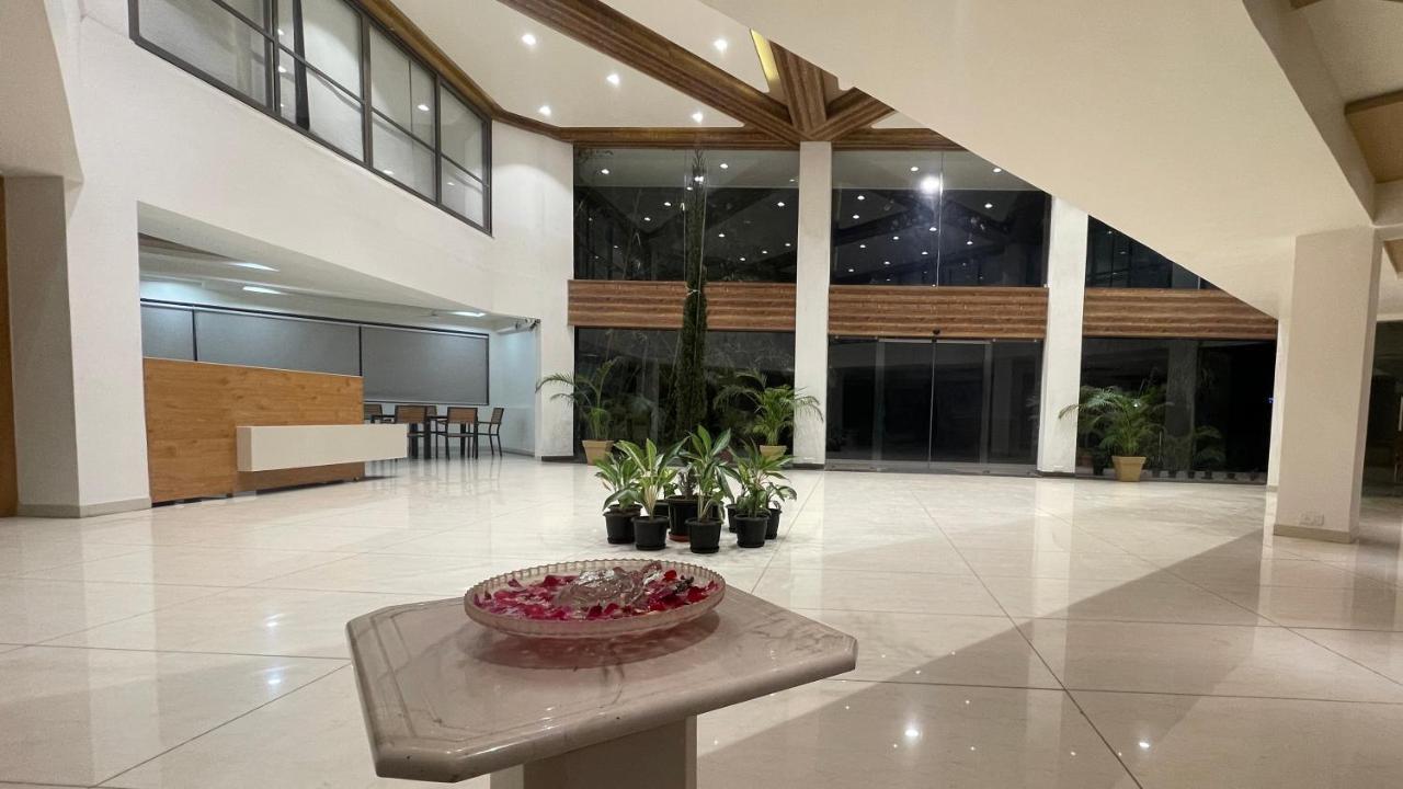 Heaven 7 Hotel & Resort Himatnagar エクステリア 写真
