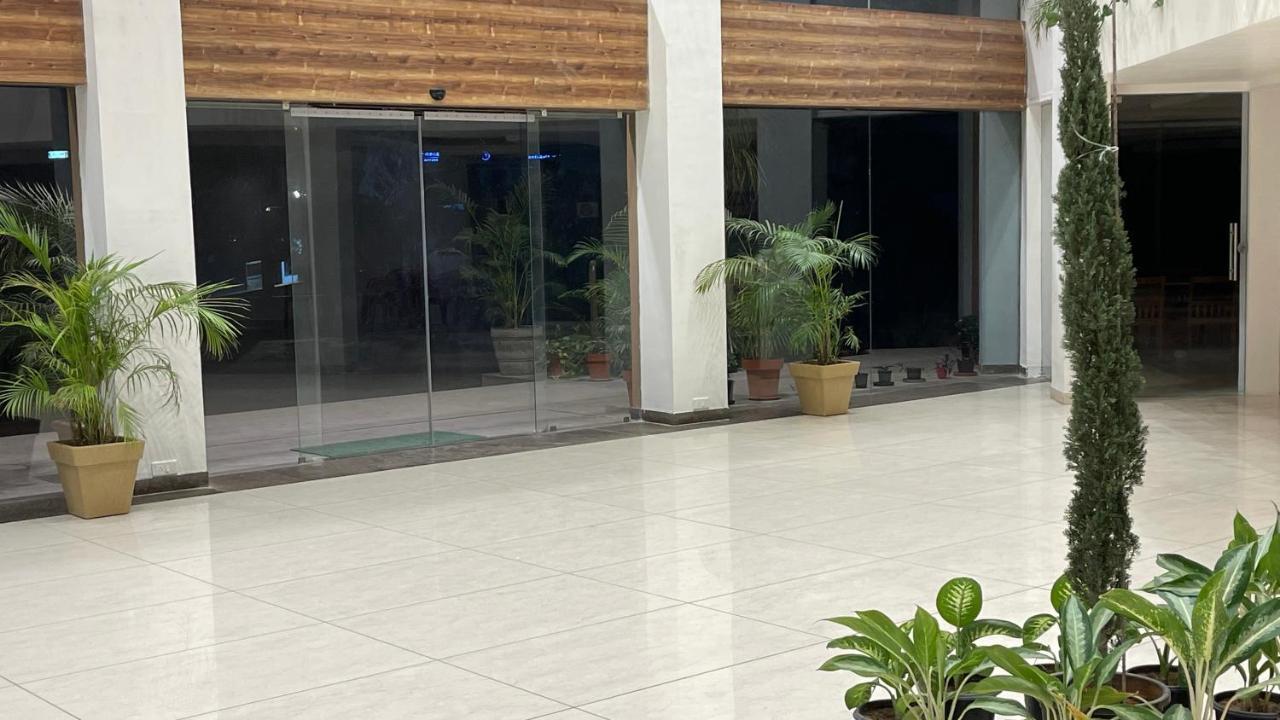 Heaven 7 Hotel & Resort Himatnagar エクステリア 写真